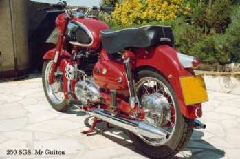 Puch 250 SGS rouge